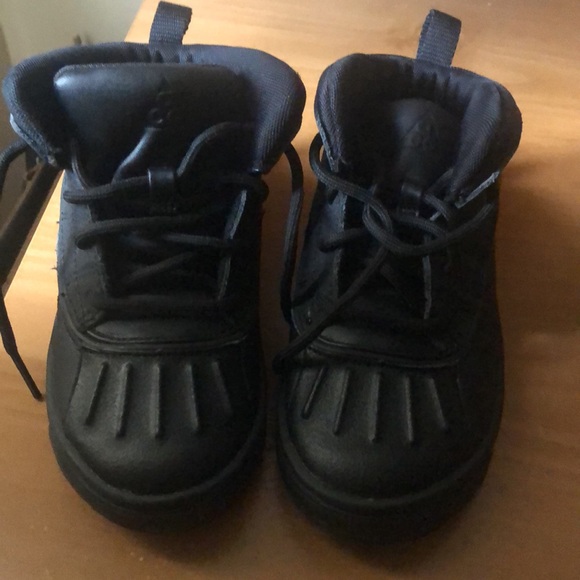 Nike - Picture 2 of 6